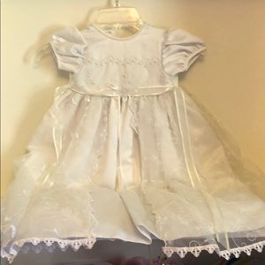 White christening dress sz 9-12 months